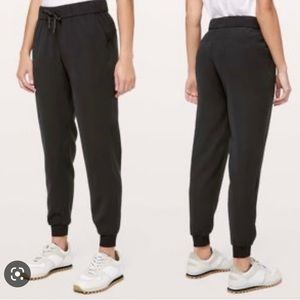 “On the Fly” lululemon joggers *Luxtreme*
